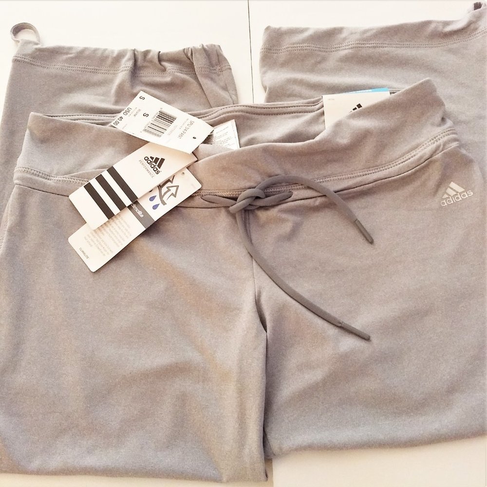 NWT Adidas Capri Pants Active Exercise athletic Women S M Grey G70221 Leg closes
